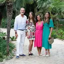 Protocolo y etiqueta: Vacaciones de la Familia Real artwork
