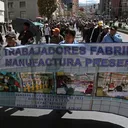 Trabajadores de Enatex nuevamente se movilizan a la espera de una reunión con el presidente Morales artwork
