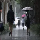夏天雨水多 台港兩地怎麼渡過下雨天？ artwork
