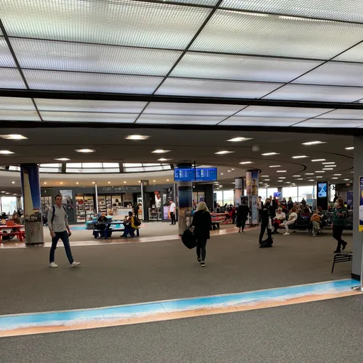 En Aeropuerto Artwork